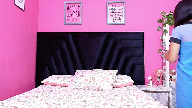 Snapshot of kinkylittlegirll chatting on October 2025 05:03:01 PM kinkylittlegirll online show from October 2025 05:03:01 PM