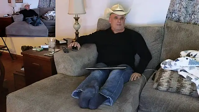Foxhunt99 online show from January 2025 03:11:01 AM