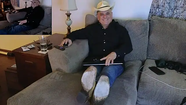 Foxhunt99 online show from February 2025 03:47:02 AM