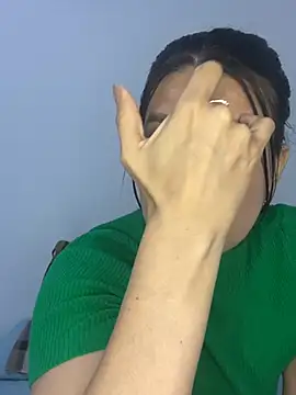 martina contreras online show from December 2024 07:11:02 AM