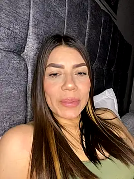 martina contreras online show from October 2025 05:10:01 AM