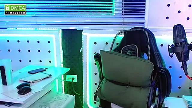 Snapshot of Darko0717 chatting on October 2025 01:34:02 PM Darko0717 online show from October 2025 01:34:02 PM