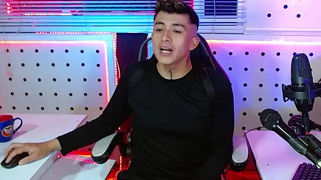 Snapshot of Darko0717 chatting on November 2025 05:04:01 PM Darko0717 online show from November 2025 05:04:01 PM