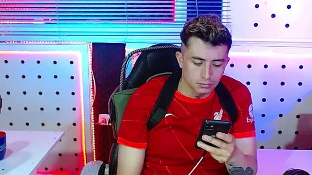 Snapshot of Darko0717 chatting on November 2025 12:33:01 AM Darko0717 online show from November 2025 12:33:01 AM