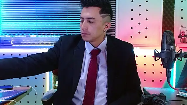 Darko0717 online show from June 2026 11:32:01 AM