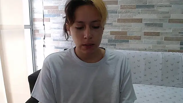 Snapshot of MommyMiaWs chatting on September 2025 01:04:01 PM MommyMiaWs online show from September 2025 01:04:01 PM