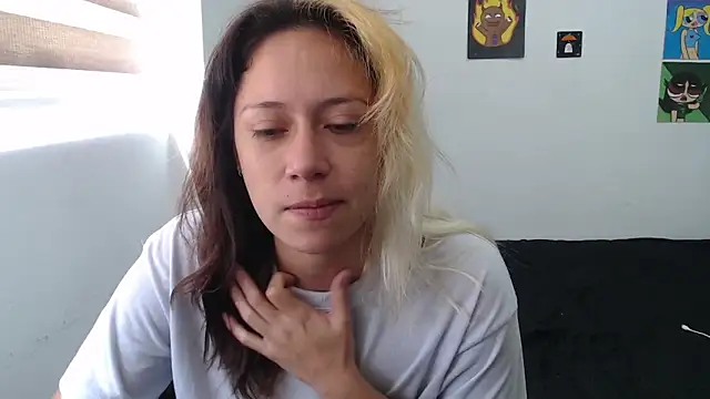 Snapshot of MommyMiaWs chatting on October 2025 02:28:01 PM MommyMiaWs online show from October 2025 02:28:01 PM