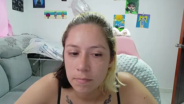 MommyMiaWs online show from April 2026 07:20:01 PM