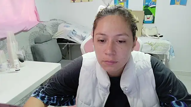 MommyMiaWs online show from May 2026 02:55:02 PM