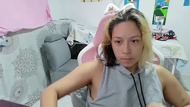 MommyMiaWs online show from May 2026 02:14:01 PM