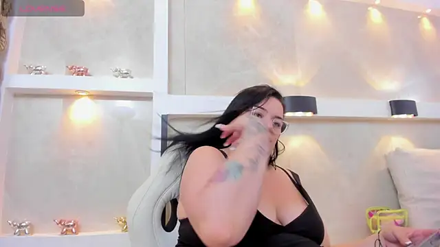 anette cooper online show from November 2025 03:28:01 AM