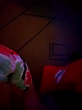 estefyzapata online show from October 2025 11:57:01 PM