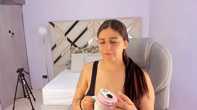 Snapshot of kylie_reyes chatting on February 2026 07:58:02 PM kylie reyes online show from February 2026 07:58:02 PM