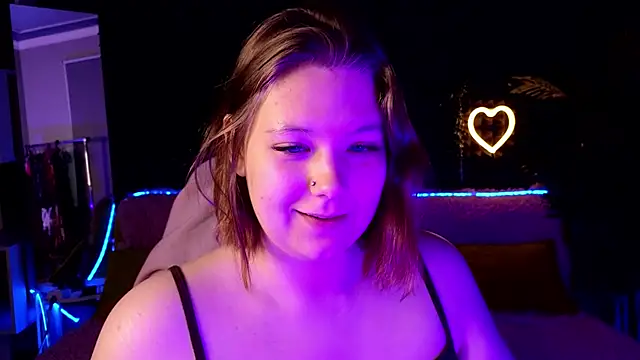 Snapshot of DjennaPalme chatting on September 2025 01:44:01 AM DjennaPalme online show from September 2025 01:44:01 AM