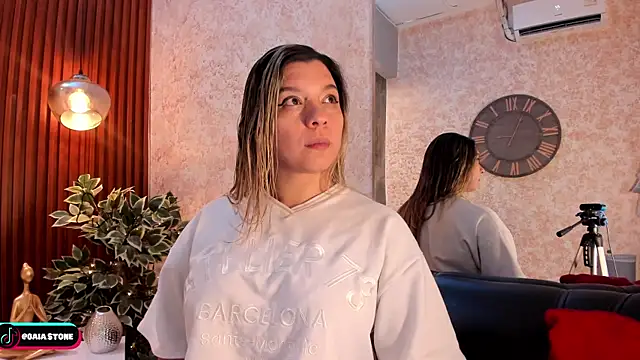 Gaia Stone online show from January 2025 12:53:02 PM