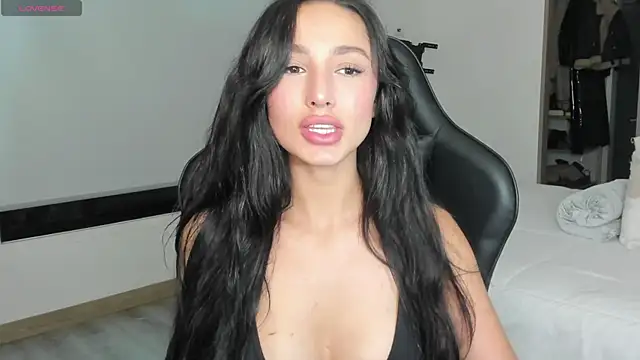 Snapshot of EvaMoet chatting on March 2025 05:09:01 AM EvaMoet online show from March 2025 05:09:01 AM