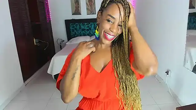 TAYLORR778 online show from February 2025 01:32:02 PM