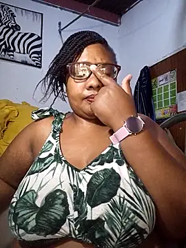 Snapshot of YELLOW_BONE chatting on February 2026 08:38:01 PM YELLOW BONE online show from February 2026 08:38:01 PM