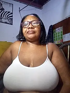 Snapshot of YELLOW_BONE chatting on March 2026 01:20:01 AM YELLOW BONE online show from March 2026 01:20:01 AM