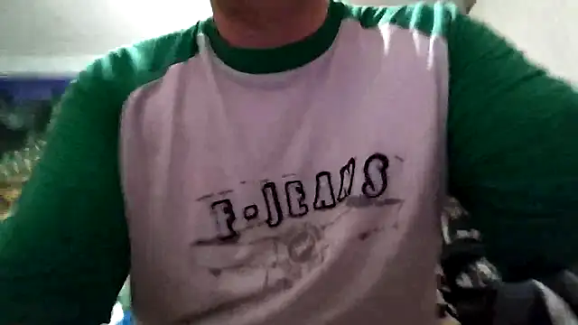 Snapshot of tores992 chatting on November 2025 08:33:02 PM tores992 online show from November 2025 08:33:02 PM