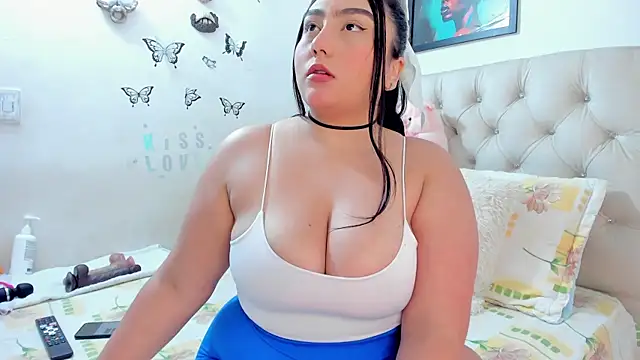 Snapshot of NayaWayne chatting on February 2026 04:58:02 PM NayaWayne online show from February 2026 04:58:02 PM