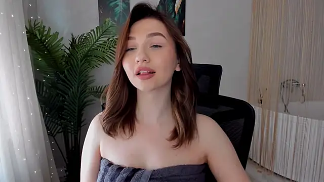 GracefulLook online show from February 2025 06:54:02 AM