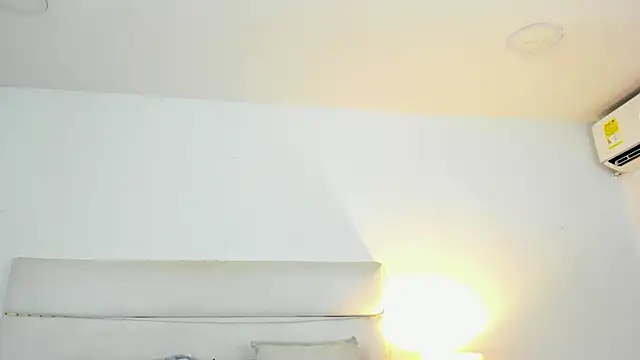 TaylorEvanss online show from April 2026 07:37:01 PM