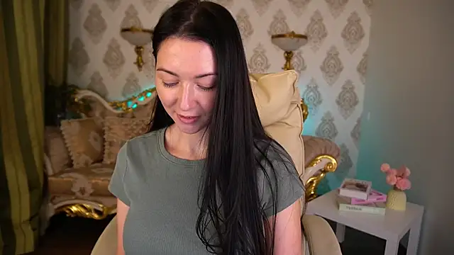 Snapshot of EmilyHalls chatting on January 2025 05:37:01 PM EmilyHalls online show from January 2025 05:37:01 PM