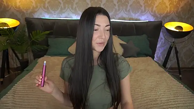 Snapshot of EmilyHalls chatting on February 2025 09:49:01 AM EmilyHalls online show from February 2025 09:49:01 AM