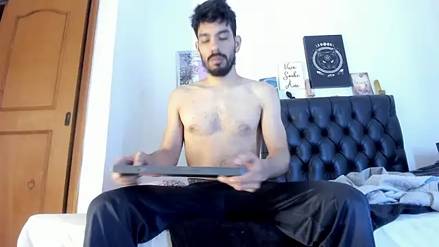 JohanyLatino online show from January 2025 06:21:01 PM