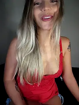 Snapshot of HannaFallow chatting on April 2026 03:19:01 AM HannaFallow online show from April 2026 03:19:01 AM