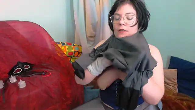 EverlyRays online show from December 2025 05:23:01 AM