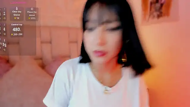 emma woods  online show from October 2025 07:35:02 PM