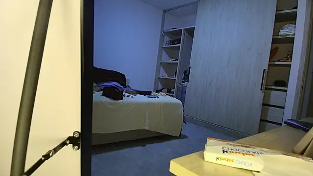 Snapshot of roxana_collins chatting on March 2026 03:23:01 AM roxana collins online show from March 2026 03:23:01 AM