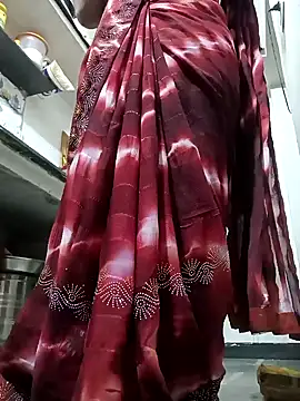 Snapshot of Riyaa-Devi chatting on February 2025 06:13:02 PM Riyaa-Devi online show from February 2025 06:13:02 PM