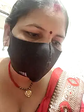 Snapshot of Riyaa-Devi chatting on February 2025 05:57:02 PM Riyaa-Devi online show from February 2025 05:57:02 PM