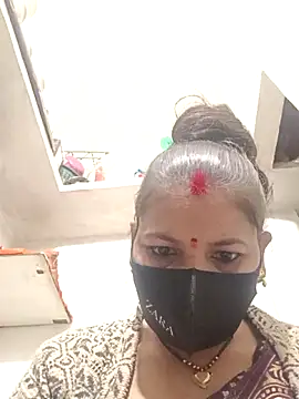 Snapshot of Riyaa-Devi chatting on December 2025 05:42:02 PM Riyaa-Devi online show from December 2025 05:42:02 PM