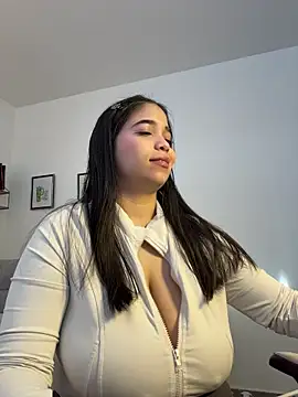 tati reyess online show from May 2026 12:43:01 PM
