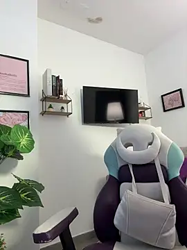 tati reyess online show from June 2026 11:52:01 AM
