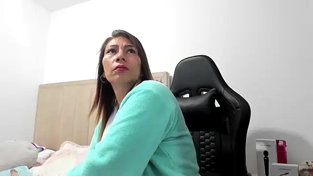 Snapshot of Chloemiller89 chatting on October 2025 07:38:01 PM Chloemiller89 online show from October 2025 07:38:01 PM