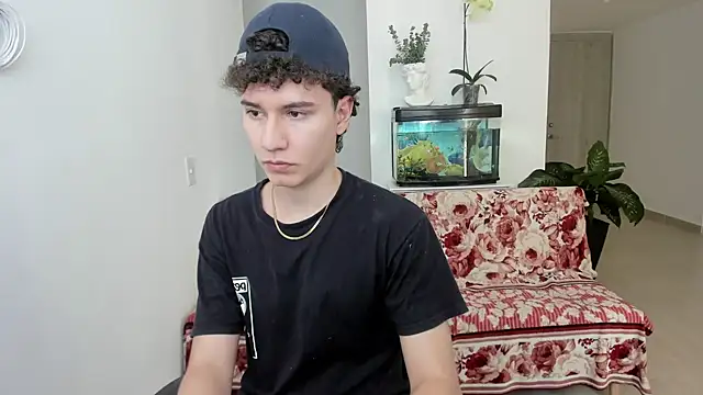 Snapshot of adrian_morelly chatting on January 2025 06:21:01 PM adrian morelly online show from January 2025 06:21:01 PM