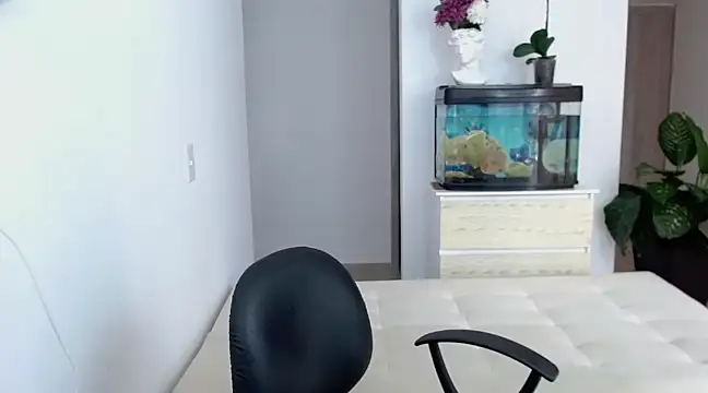 Snapshot of adrian_morelly chatting on March 2025 09:27:01 PM adrian morelly online show from March 2025 09:27:01 PM