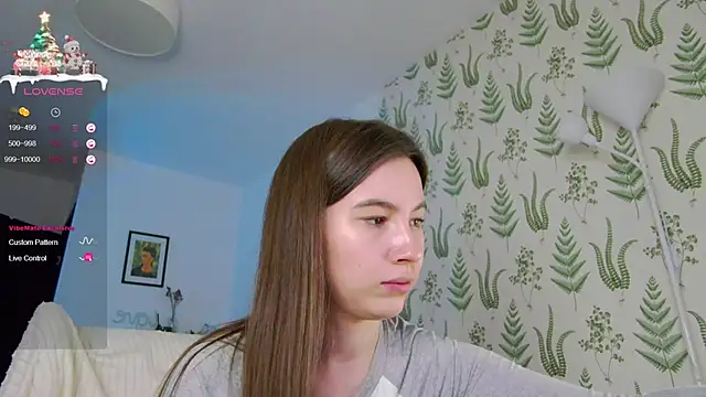 Snapshot of Marie_Diaze chatting on December 2024 12:02:01 PM Marie Diaze online show from December 2024 12:02:01 PM