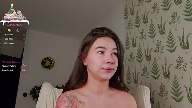 Snapshot of Marie_Diaze chatting on December 2024 05:12:02 AM Marie Diaze online show from December 2024 05:12:02 AM