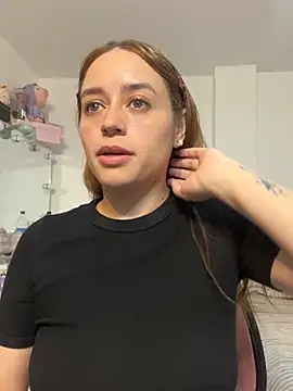 Snapshot of Natalia_Suarez chatting on April 2026 03:46:01 AM Natalia Suarez online show from April 2026 03:46:01 AM