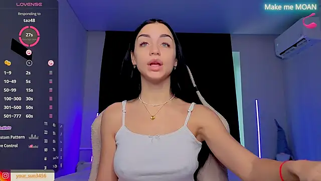 Snapshot of Kemi__Jordan chatting on September 2025 10:52:01 AM Kemi Jordan online show from September 2025 10:52:01 AM