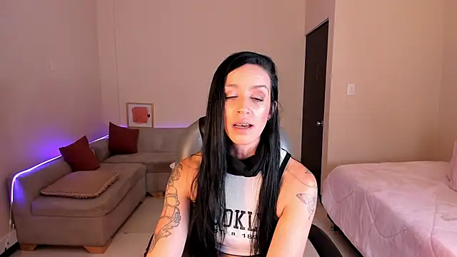 Kristen Garner online show from May 2026 08:17:02 PM