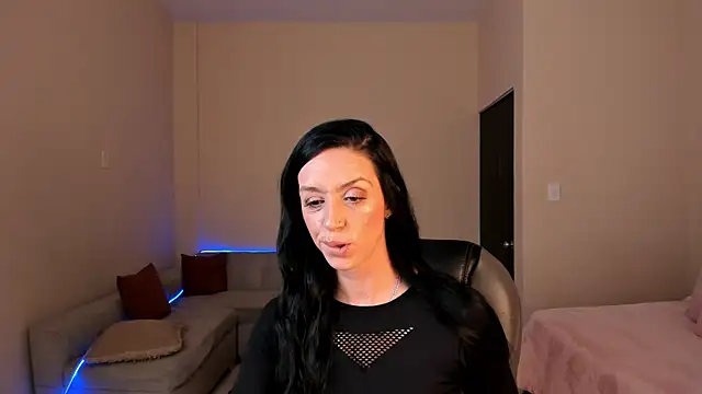 Kristen Garner online show from June 2026 08:24:01 PM