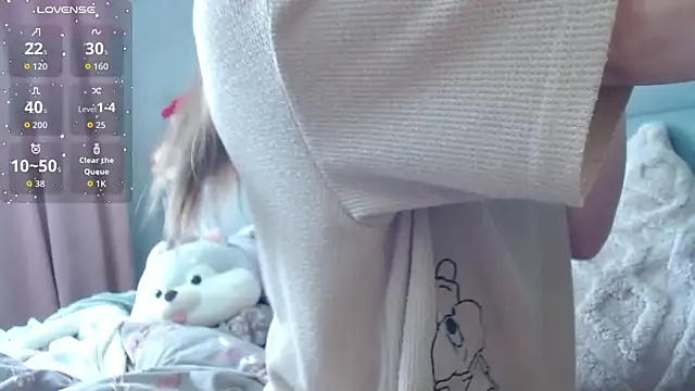 Snapshot of Viktoriiya_bald chatting on November 2025 12:05:02 PM Viktoriiya bald online show from November 2025 12:05:02 PM