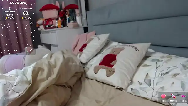 Snapshot of Viktoriiya_bald chatting on November 2025 11:14:01 AM Viktoriiya bald online show from November 2025 11:14:01 AM